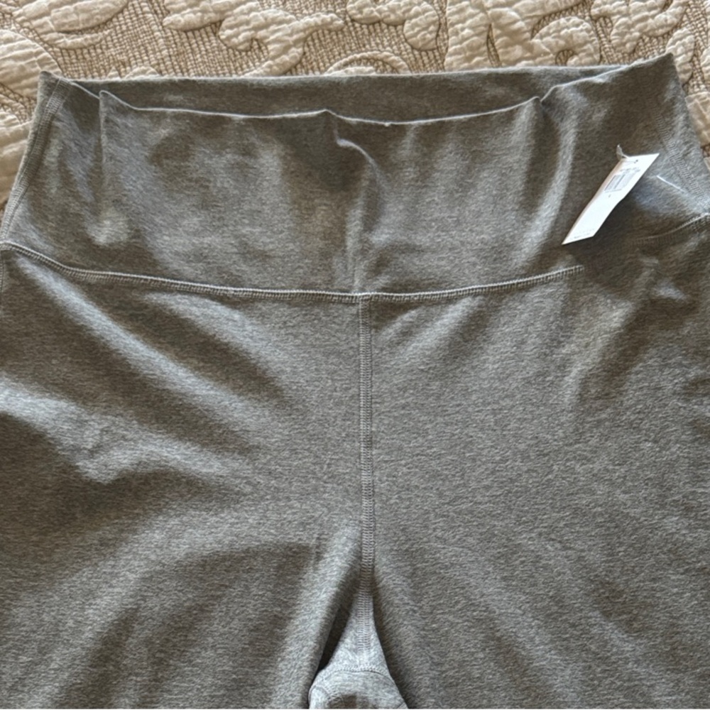NWT, Old Navy, Gray Kick-flare 7/8 leggings, L
